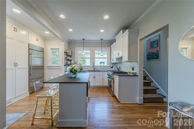 Building Photo - 2101 Dartmouth Pl