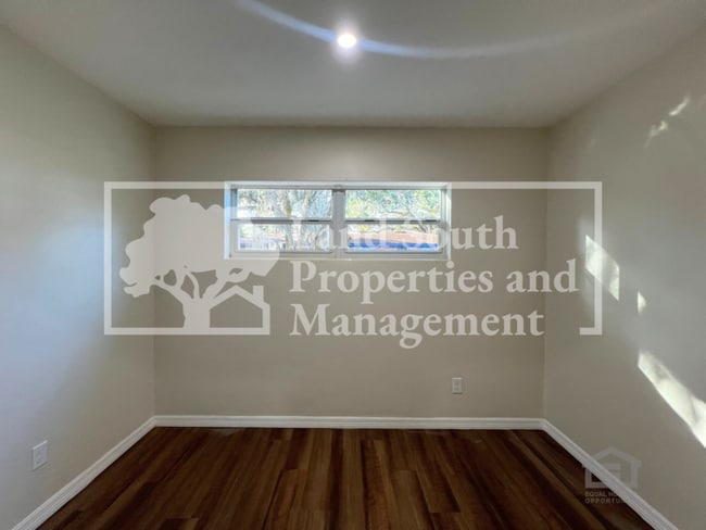 Building Photo - 2618 S Palmeden Dr