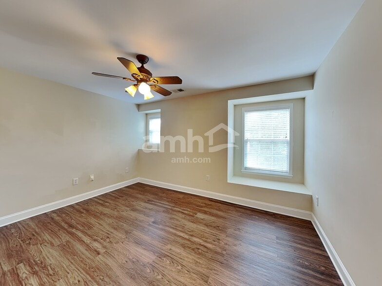 Building Photo - 419 Annaberg Ln