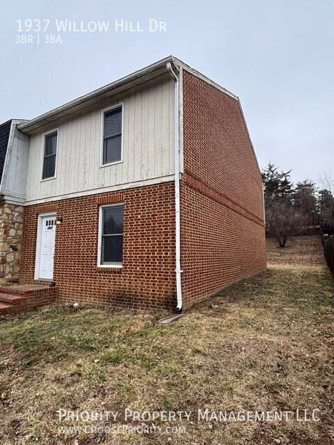 Building Photo - 1937 Willow Hill Dr