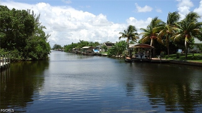 Building Photo - 4011 SW 2nd Ave