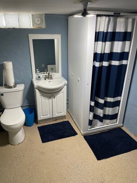 Building Photo - 721 24th St N