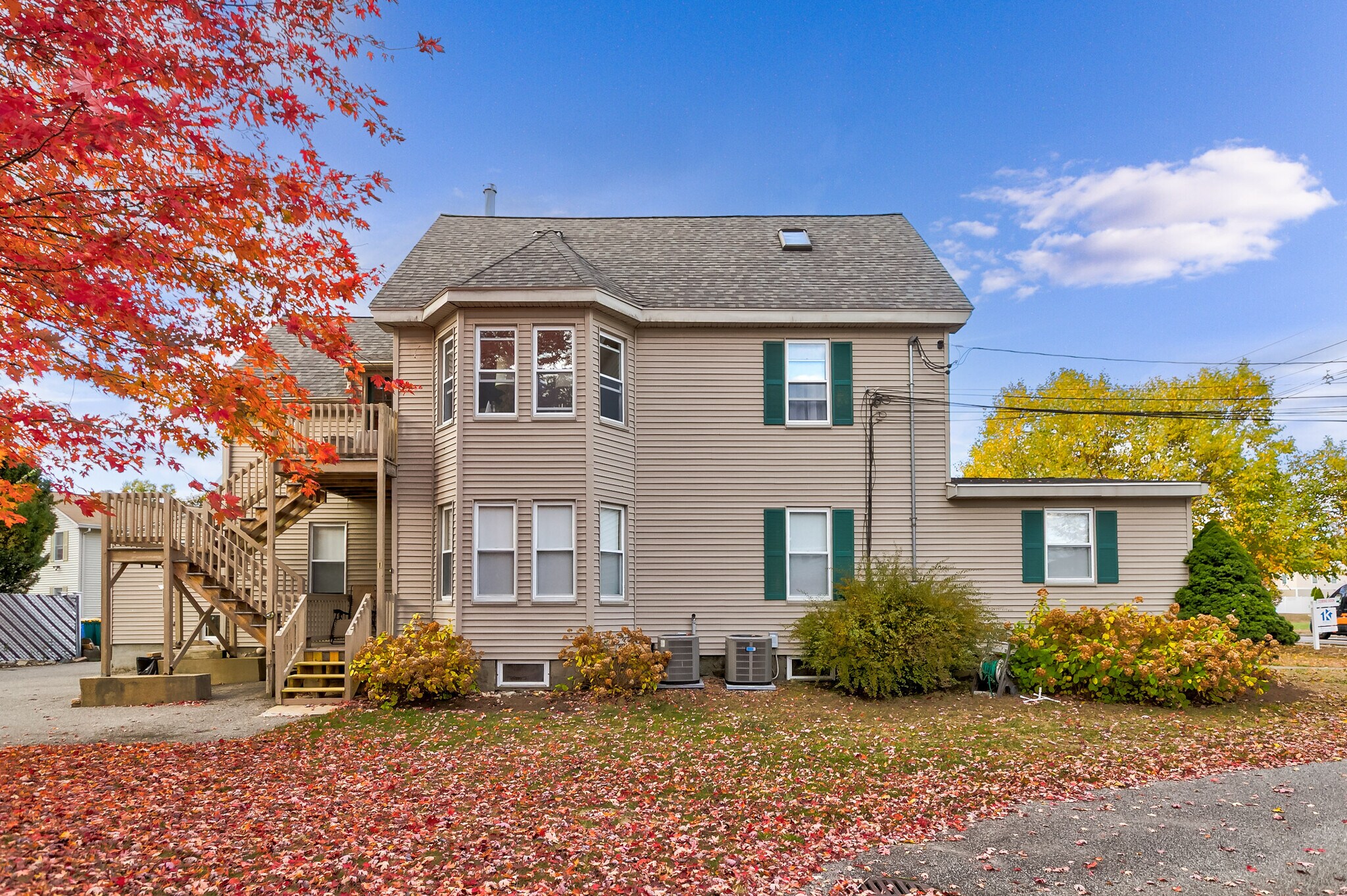 Building Photo - 846 Main St