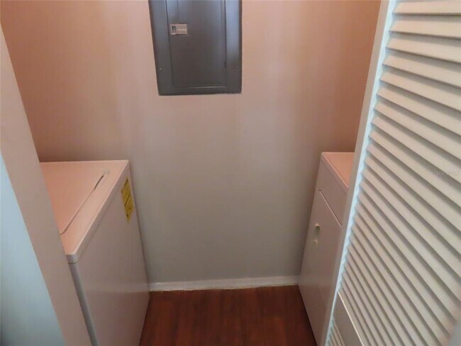 Building Photo - 4115 Chatham Oak Ct