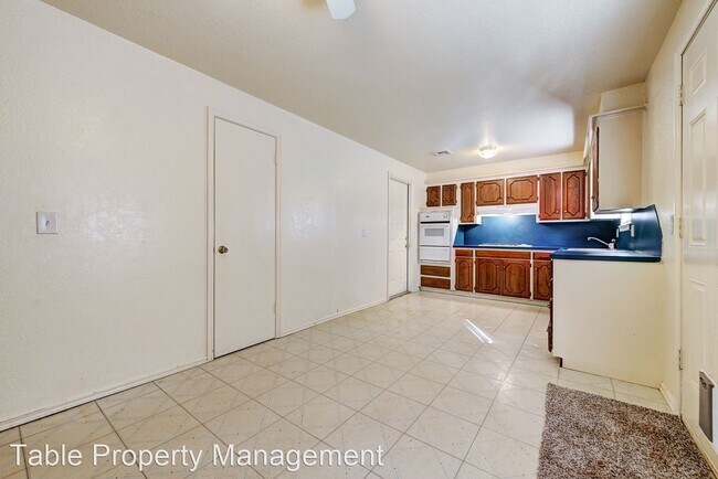 Building Photo - 5316 S Briarwood Dr