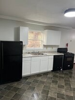 Building Photo - 83 Mason St