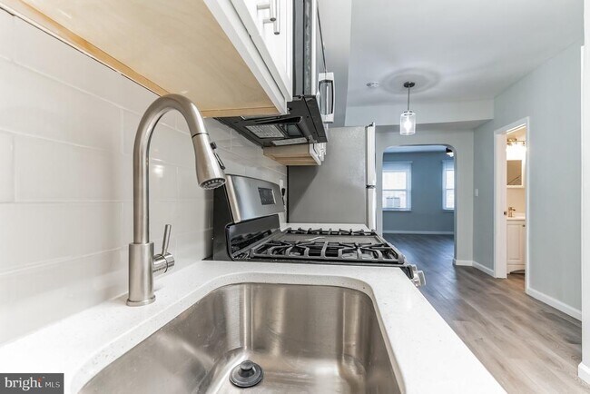 Building Photo - 1223 Simms Pl NE