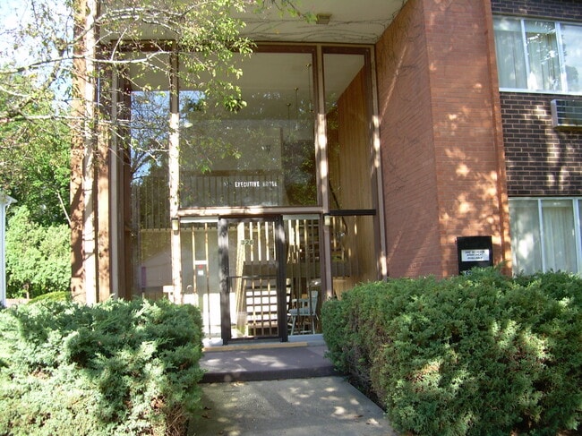 Primary Photo - 326 Foster St