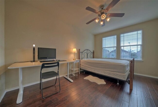 Building Photo - 8809 White Ibis Dr