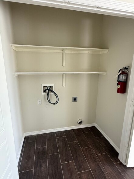 Washer and dryer included - 1008 Calle Naranja