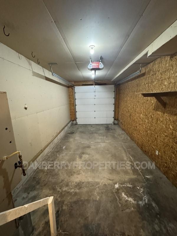 Building Photo - 216 Madison Ave