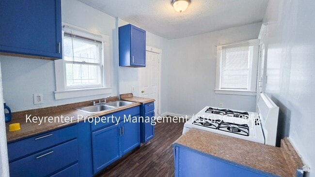 Building Photo - 3 Bed 1 Bath ready to rent!