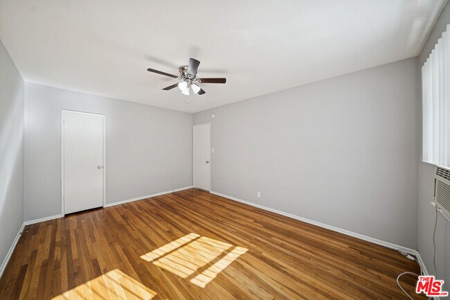 Building Photo - 5329 Vantage Ave