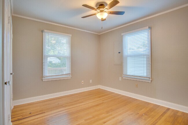 Building Photo - 3-Bedroom, 1-Bathroom Cottage in East Hill with Solar Power & Wraparound Deck!