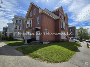 Building Photo - 179 Pine St