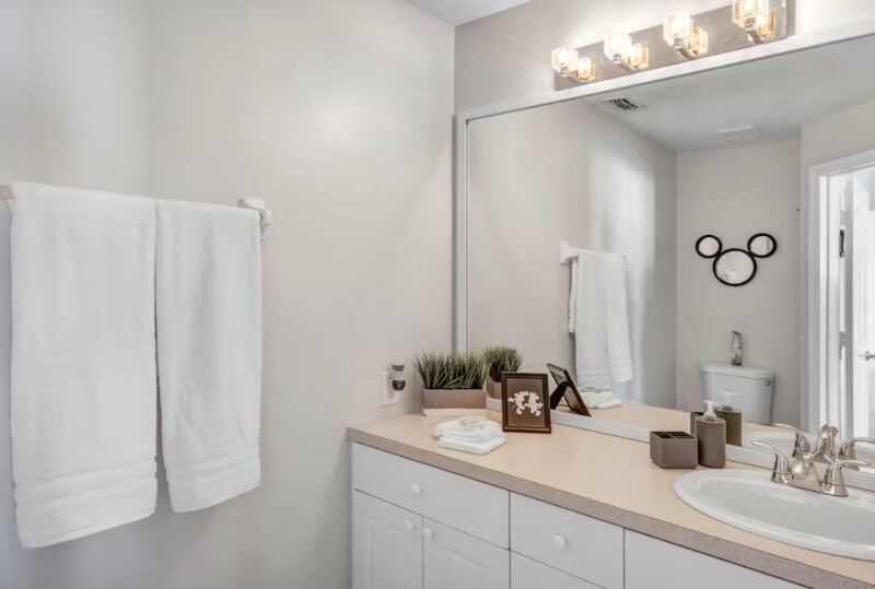 Building Photo - 8117 Princess Palm Ln