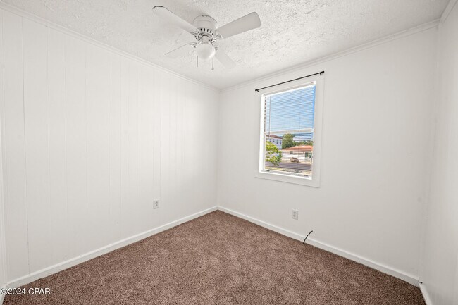 Building Photo - 6319 Sunset Ave