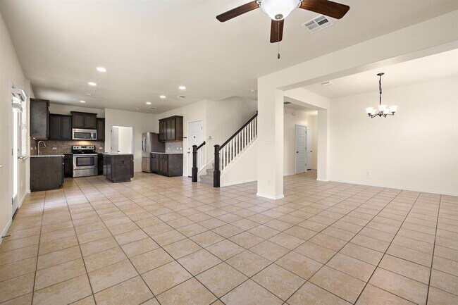 Building Photo - 713 Carillion Dr