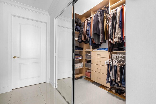 Building Photo - 500 SE Mizner Blvd