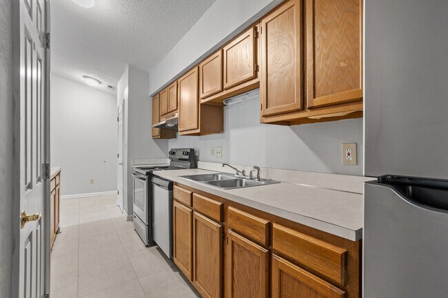 Building Photo - 1321 Park Glen Dr