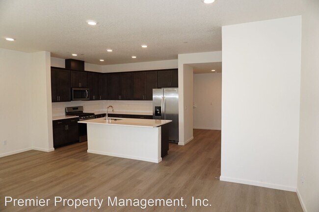 Building Photo - 3 br, 2.5 bath House - 11404 NE 127th Ct