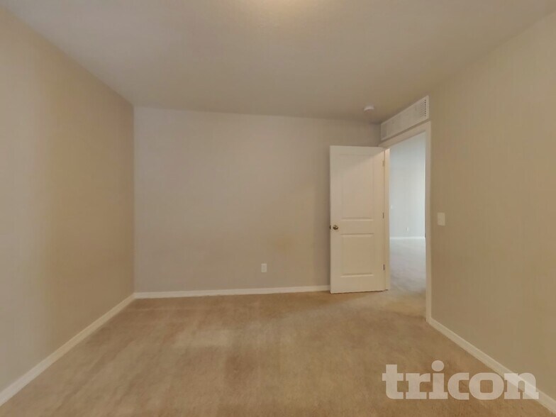 Building Photo - 379 W Mammoth Cave Dr