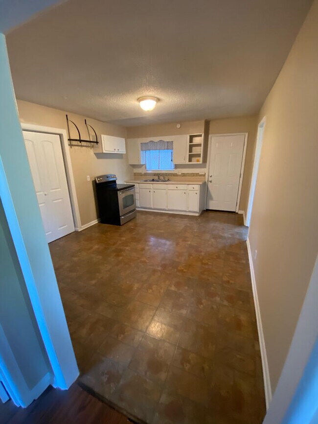 Building Photo - North Shore Area 2 Bedroom Duplex