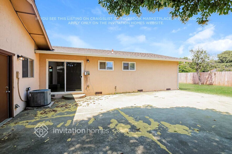 Building Photo - 272 De Soto Dr