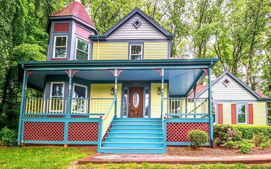 Building Photo - 6814 Braddock Rd