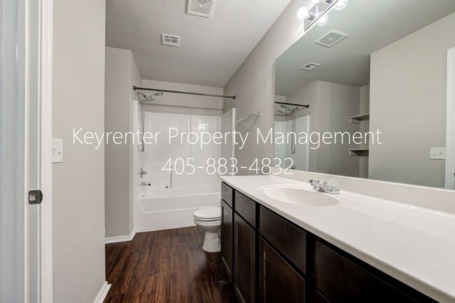 Building Photo - Gorgeous 3 Bed 2 Bath in Moore/SE OKC