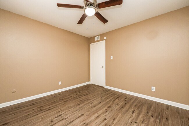 Building Photo - 8941 Gaylord Dr