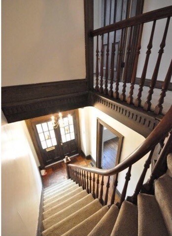 Formal Foyer - 560 S 3rd St
