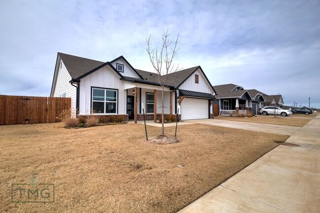 Building Photo - Owasso Dream Home! New Construction! Encla...