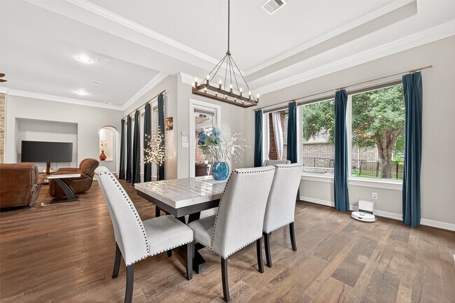 Building Photo - 32607 Wingfoot Cir