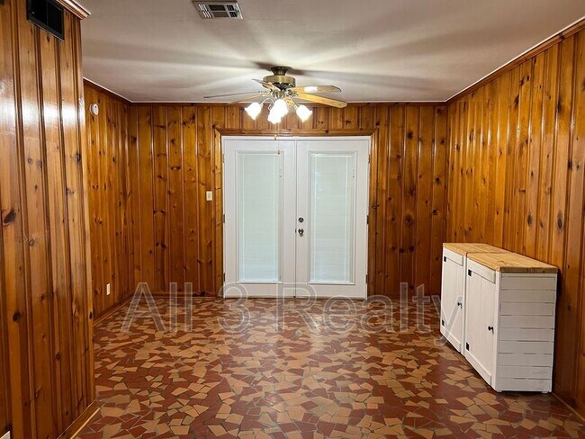 Building Photo - 950 Hillman St