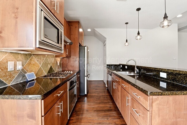 Building Photo - 1512 Crockett St