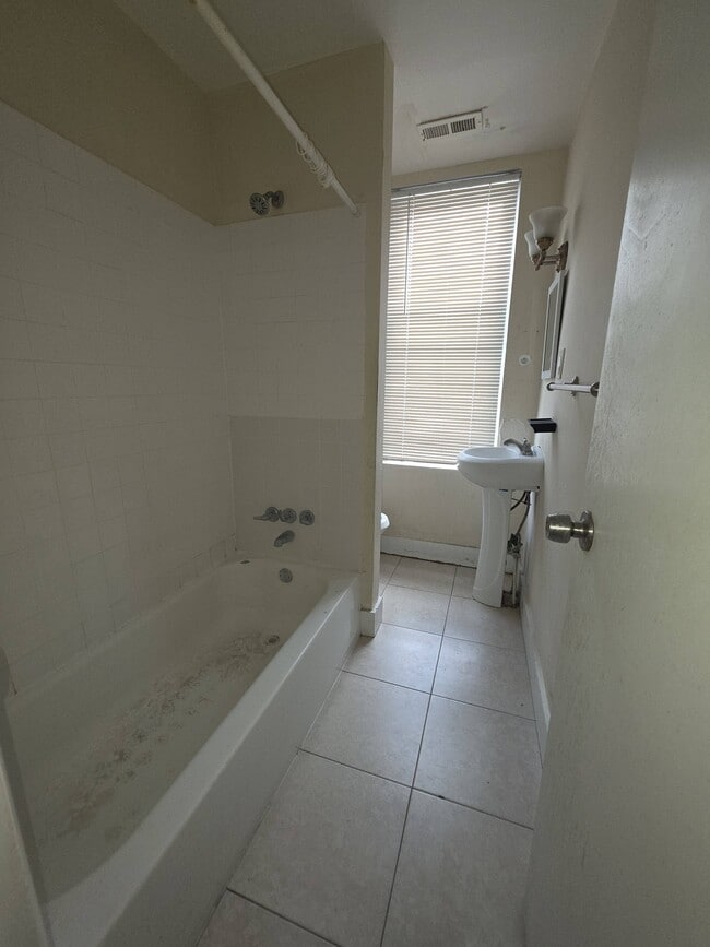 Building Photo - 4200 Powelton Ave