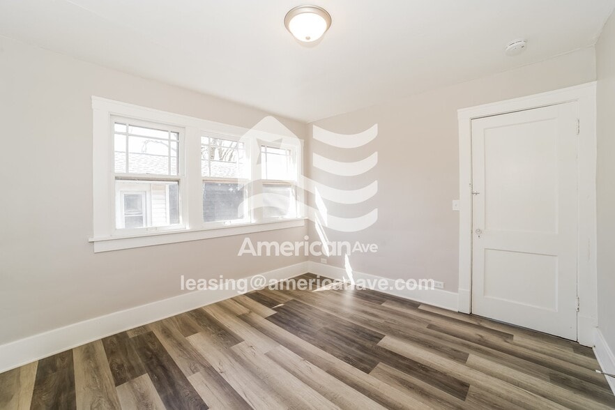 Building Photo - 1214 N Douglas St