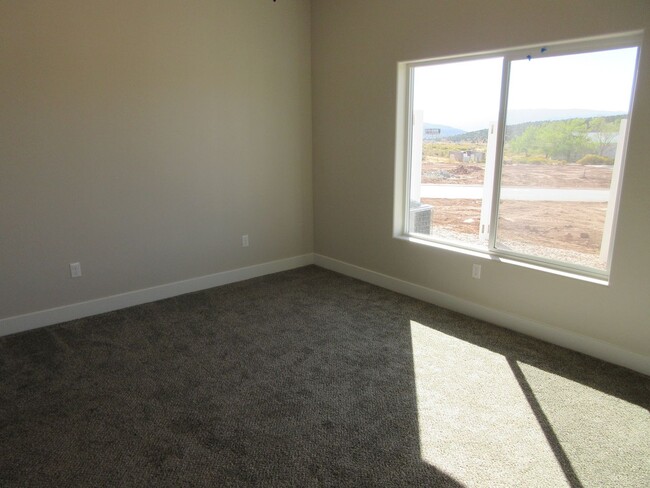 Building Photo - 4 bedroom - 2.5 Town home - Newer Construc...