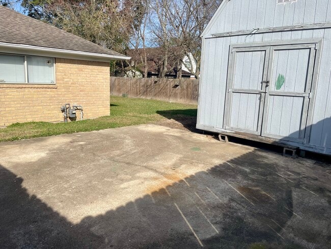 Building Photo - 870 Fenway Park