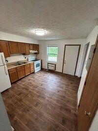 Building Photo - Spacious 2-Bedroom Living in a Quiet Commu...