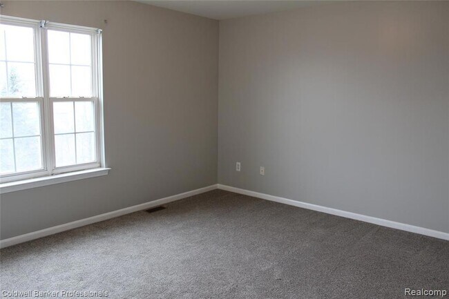 Building Photo - 387 Cherry Orchard Rd