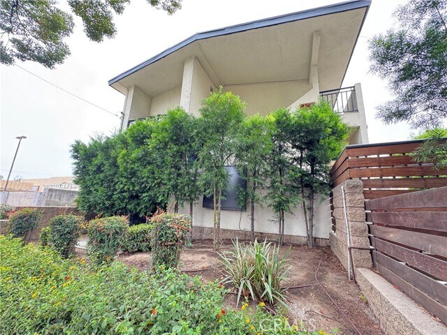 Building Photo - 251 N Oakland Ave