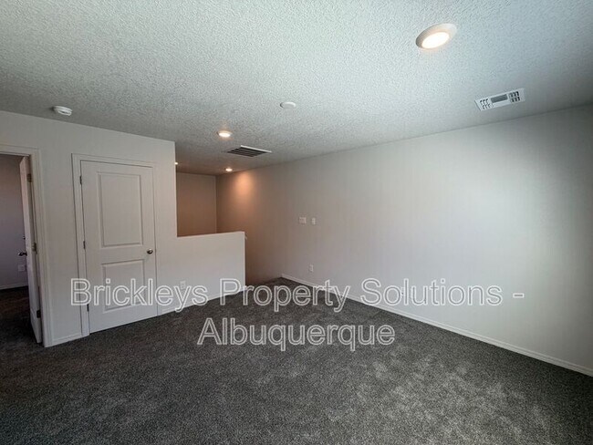 Building Photo - 6118 Chicago Dr SE