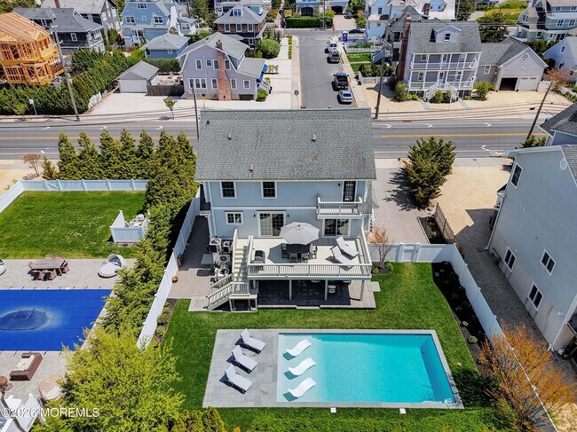 Building Photo - 912 Ocean Ave