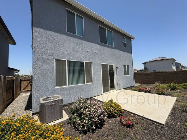 Building Photo - 1105 W Sedona Ave