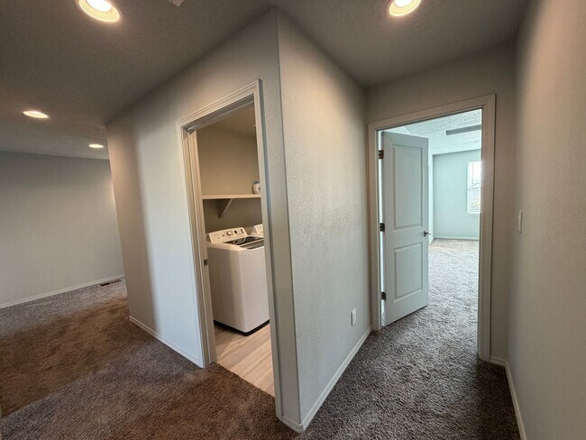 Building Photo - 3 Bedroom New Build Town Home in Mesa Del Sol Near Netflix Studios!