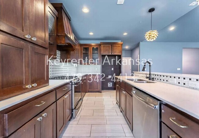 Building Photo - Bentonville living | 4bed 2bath