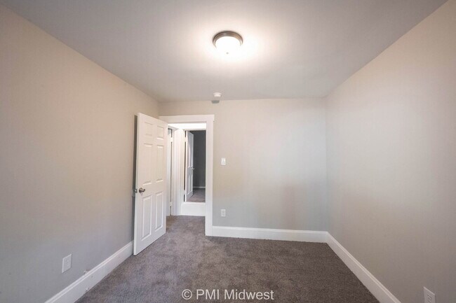Building Photo - "Spacious 4-Bedroom Haven in Indianapolis ...