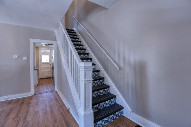 Building Photo - 68 Dewey St